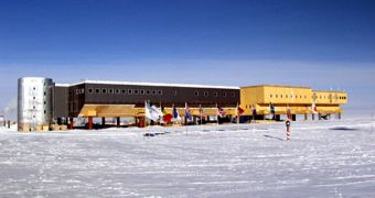 A photo of the Amundsen-Scott South Pole Station, taken back in 2006