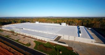 Apple Building Large Solar Array to Save Energy