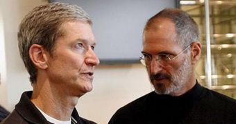 Tim Cook (Left) and the late Steve Jobs, then Apple CEO