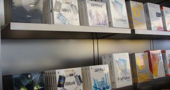 Apple retail store boxed software