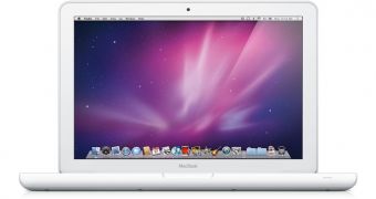 White Polycarbonate MacBook (13-inch display)