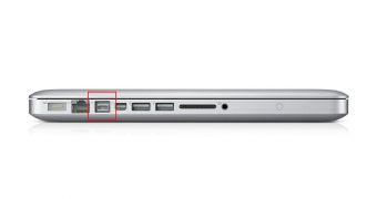 13-inch MacBook Pro - the newly available FireWire800 port is highlighted