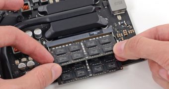 Replacing the RAM in a 21.5" iMac (Late 2012)