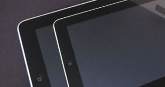 iPad vs iPad mini mockup - 9.7-inch screen vs. 7-inch screen - rough size comparison