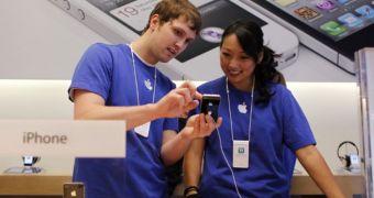Apple retail employees