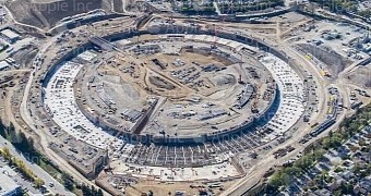Apple Shares Watermarked Photo of the Massive Spaceship Campus Construction Site – Gallery, Video