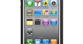 White iPhone 4 wearing a Bumper case