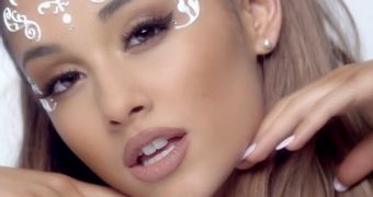 Ariana Grande kills aliens in new video for “Break Free”