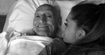 Ariana Grande takes on final photo together with her grandfather before his death