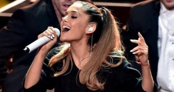 Ariana Grande argued with her producer over gramatically incorrect lyrics in her new song