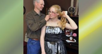 Dad makes camouflage prom dress