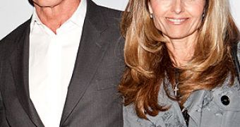 Arnold Schwarzenegger, Maria Shriver Photographed with Wedding Rings On