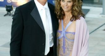 Arnold Schwarzenegger and Maria Shriver have put divorce proceedings on hold, says report