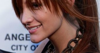 Report says Ashlee Simpson was fired from “Melrose Place” for being a bad actress and a diva