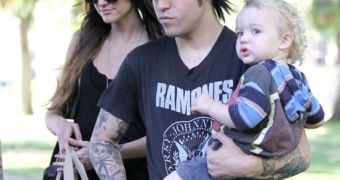 Ashlee Simpson and Pete Wentz are working to save their marriage, says report