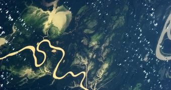 Astronaut Snaps Stunning Photo of the Amazon, Ahead of His Chat with Captain Kirk – Gallery