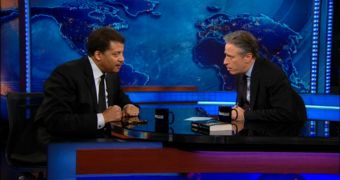 Astrophysicist Neil deGrasse Tyson Finally Gets Jon Stewart to Fix the Daily Show Globe - Video