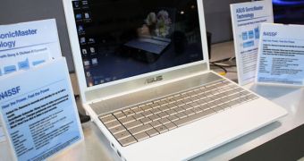 Asus N45 multimedia notebook with Bang & Olufsen ICE Power audio