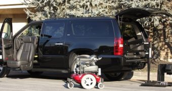 Image of the wheelchair and Chrysler minivan pack commercialized by Freedom Sciences