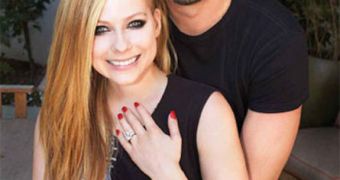 Avril Lavigne and Chad Kroeger pose for first pic together after engagement announcement