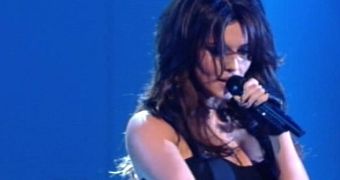 Awkward: Cheryl Cole Caught Lip-Synching on Live TV