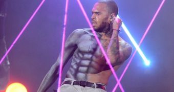 BET Awards 2012: Chris Brown Brings Down the House with Medley