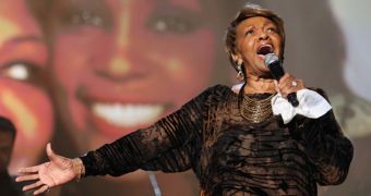 Cissy Houston sings “Bridge over Troubled Water” during Whitney Houston tribute at the BET Awards 2012