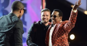 Justin Timberlake and Pharrell perform with Charlie Wilson at the BET Awards 2013