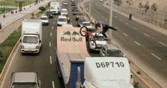 Daniel pulling off some stunts in the busy traffic of Lima, Peru