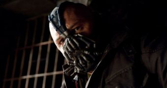 Bane’s Voice in “The Dark Knight Rises,” Before and After – Video