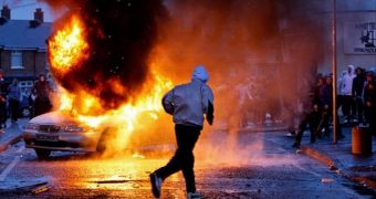 Riots in Belfast end, 39 police were injured