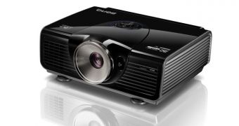 BenQ 080p 3D W7000 home cinema projector