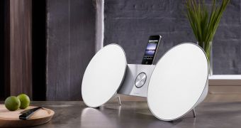BeoSound 8 from Bang & Olufsen Docks Your iPad or iPhone the Stylish Way