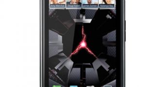 Best Buy Claims Android 4.0 ICS for DROID RAZR and RAZR MAXX Has Been Delayed