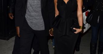 Kanye West and Kim Kardashian hold hands, confirm romance on dinner date