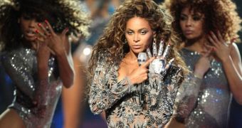Beyonce calls out all the “Single Ladies” during fierce VMA performance