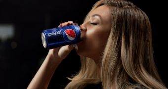 Beyonce Is Fierce, Multiplied in First Pepsi Ad “Mirrors” – Video