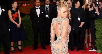 Beyonce goes completely see-through in Givenchy at the MET Gala 2015