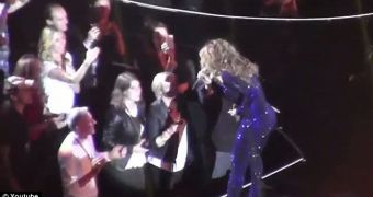 Beyonce Surprises Princess Eugenie in Concert – Video