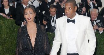 Beyonce and Jay Z on the red carpet at the MET Gala 2014, hours before Solange attacked him in an elevator