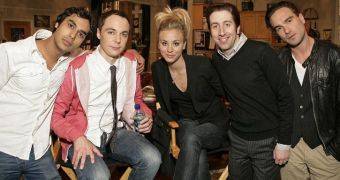 "Big Bang Theory" signs on for three more seasons on CBS