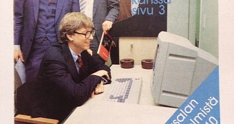 Bill Gates trying out a Nokia PC