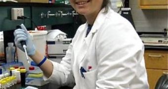 University of Illinois graduate student Jackye Peretz has found that exposure to bisphenol A undermines the growth and function of adult reproductive cells