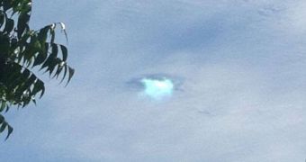 Bizarre Hole in the Clouds Makes Californians Believe They Are Visited by Aliens