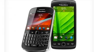 BlackBerry Bold 9930 and Torch 9850
