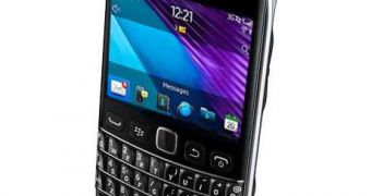 BlackBerry Bold 9790 (front)
