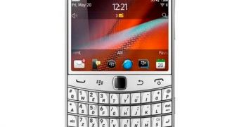 White BlackBerry Bold 9900 at Vodafone UK