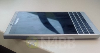 BlackBerry Oslo Leaks in Live Images