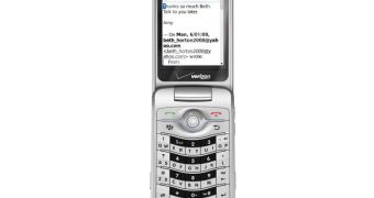 BlackBerry Pearl Flip 8230 went live on Verizon