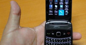 BlackBerry Style 9670 Spotted on Video, at FCC and in Sprint's Systems